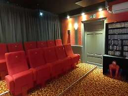 Heritage Villa With Home Cinema, Sauna