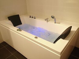 Heritage Villa With Home Cinema, Sauna