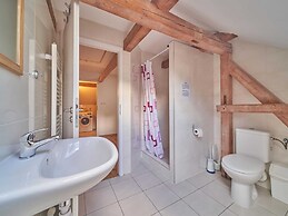 Holiday Home in Lampertice With Swimming Pool