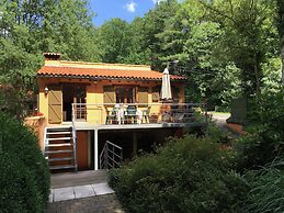 Cosy and Snug Holiday Home With Joint Swimming Pool