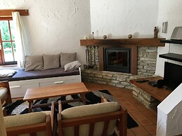 Cosy and Snug Holiday Home With Joint Swimming Pool