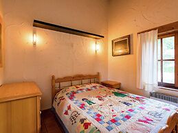 Cosy and Snug Holiday Home With Joint Swimming Pool