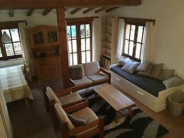 Cosy and Snug Holiday Home With Joint Swimming Pool
