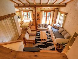 Cosy and Snug Holiday Home With Joint Swimming Pool