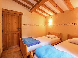 Cosy and Snug Holiday Home With Joint Swimming Pool