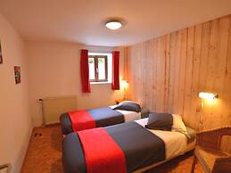 Charming Farmhouse in Waimes With Pool