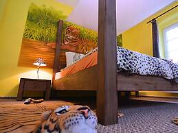 Spacious Villa near Forest in Buchet