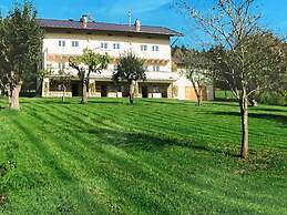 Spacious Villa near Forest in Buchet