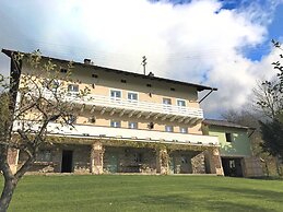 Spacious Villa near Forest in Buchet