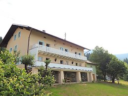 Spacious Villa near Forest in Buchet