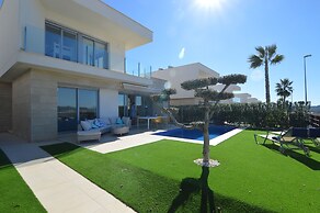 Sunny Villa With Fenced Garden