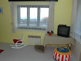 Spacious Cottage in the Giant Mountains, Near the Ski Slopes