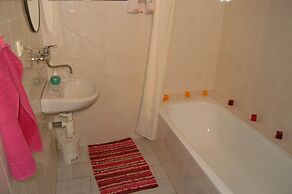 Spacious Cottage in the Giant Mountains, Near the Ski Slopes