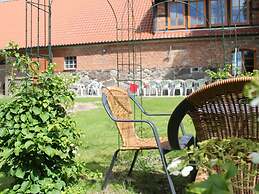 Gutshaus in Gressow mit Teich
