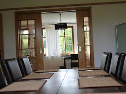 Gutshaus in Gressow mit Teich