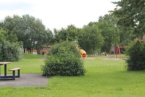 Gutshaus in Gressow mit Teich