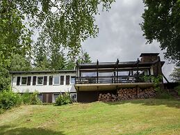 Modern Holiday Home With big Garden Near Forest