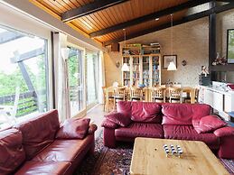Modern Holiday Home With big Garden Near Forest