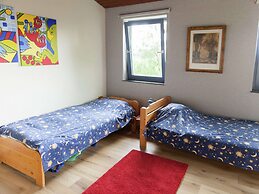 Modern Holiday Home With big Garden Near Forest