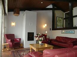 Modern Holiday Home With big Garden Near Forest