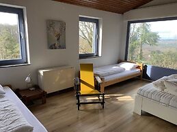 Modern Holiday Home With big Garden Near Forest