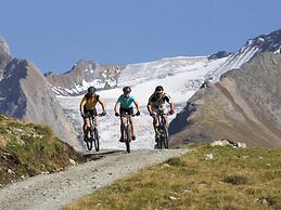 Quaint Apartment in Umhausen near Ski Area