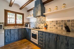 Tranquil Villa Stay, Murla