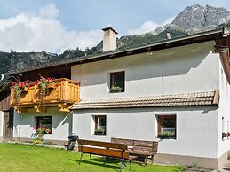 Boutique Holiday Home in Längenfeld near Ski Bus Stop