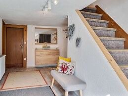 Boutique Holiday Home in Längenfeld near Ski Bus Stop