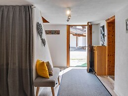 Boutique Holiday Home in Längenfeld near Ski Bus Stop