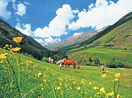 Boutique Holiday Home in Längenfeld near Ski Bus Stop