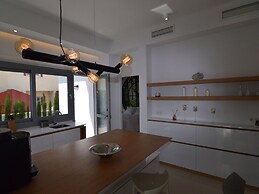 Belvilla by OYO Villa Betty