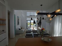 Belvilla by OYO Villa Betty
