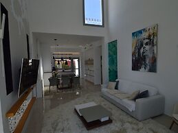 Belvilla by OYO Villa Betty