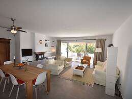 Belvilla by OYO Don Cayo Bungalows