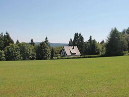 Quaint Holiday Home near Ski Area in Neuastenberg