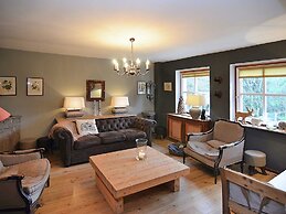 Quaint Holiday Home near Ski Area in Neuastenberg