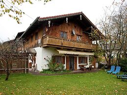 Spacious Apartment in Steingaden near Ski Area