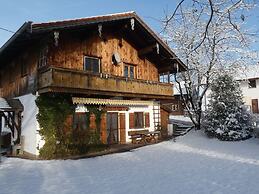 Spacious Apartment in Steingaden near Ski Area