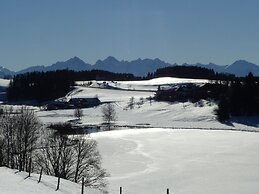 Spacious Apartment in Steingaden near Ski Area