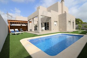 Rojales Stay With Garden