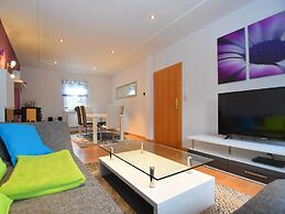 Modern Holiday Home in Deifeld With Private Garden