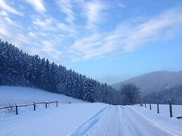 Modern Holiday Home in Deifeld With Private Garden