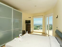 Belvilla by OYO Casa Chloe