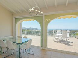 Belvilla by OYO Casa Chloe