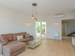 Belvilla by OYO Casa Chloe