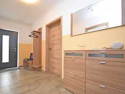 Holiday Home with Garden & Terrace in Bodenwöhr near Hammersee
