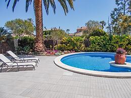 Alluring Holiday Home in Girona With Swimming Pool