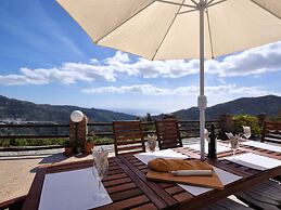 Spacious Villa with Hot Tub in Arenas