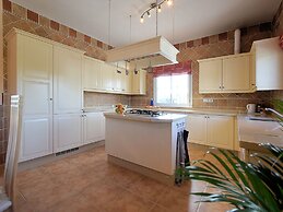 Spacious Villa with Hot Tub in Arenas